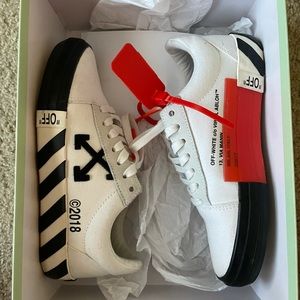OFF WHITE Low top sneaker size 36